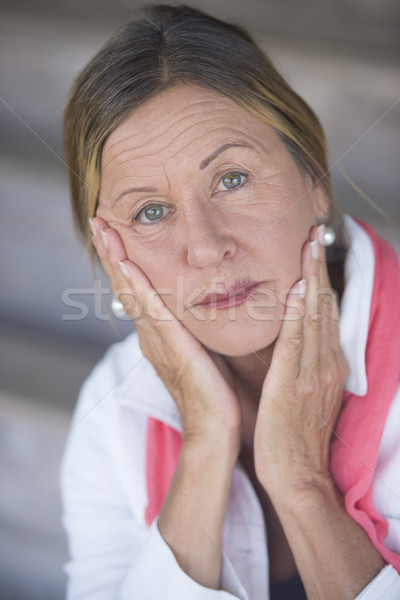 Preocupado mulher madura retrato atraente ansioso triste Foto stock © roboriginal