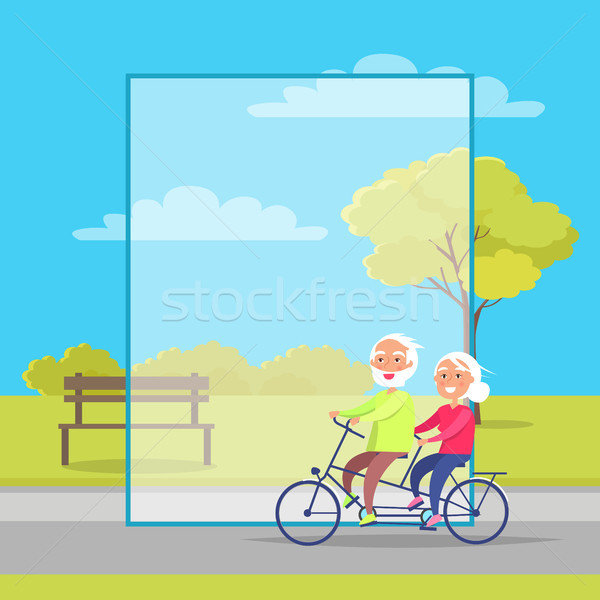 Gelukkig volwassen paar paardrijden samen fiets Stockfoto © robuart