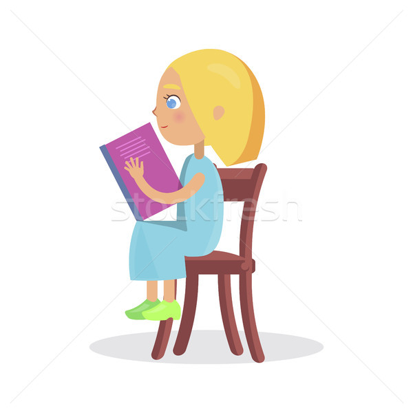 Dziewczyna noc suknia krzesło przeczytać bajki Zdjęcia stock © robuart