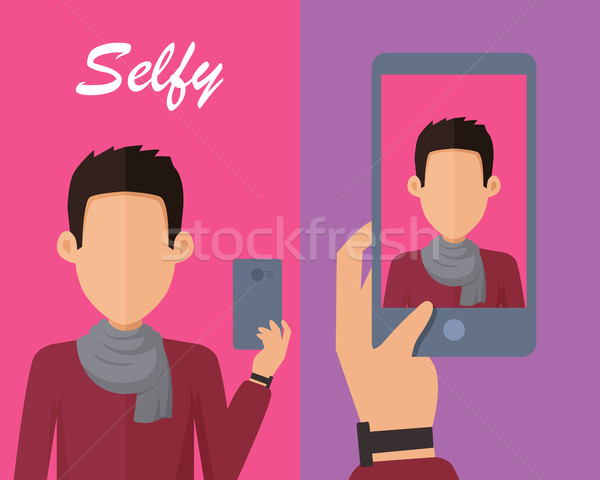 Smartphone młody człowiek autoportret własny telefonu komórkowego Zdjęcia stock © robuart