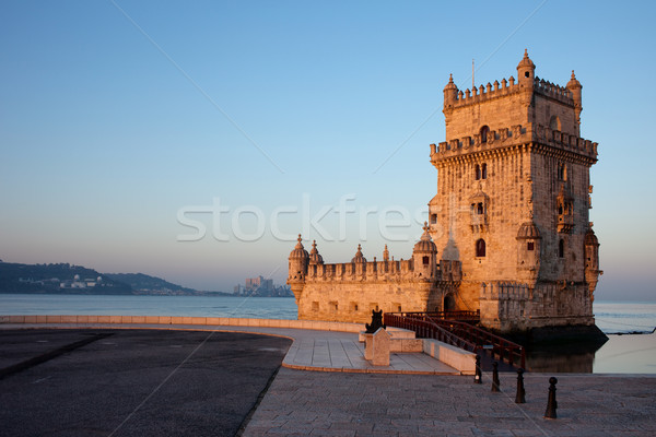 Torre Lisboa paseo río amanecer Portugal Foto stock © rognar