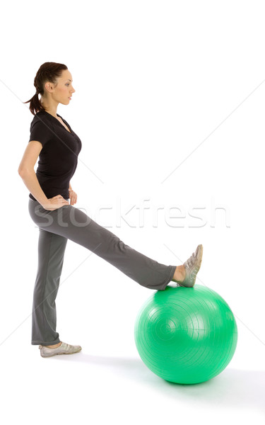 Femeie pilates exercita destul de potrivi bilă Imagine de stoc © rognar