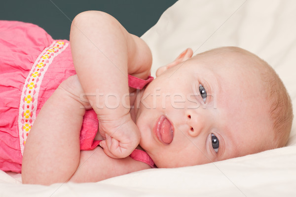 [[stock_photo]]: Langue · cute · lit