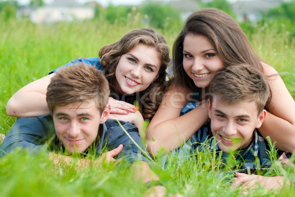 照片: 快乐 ·四· 朋友 ·草· 绿草 / happy four teenage friends