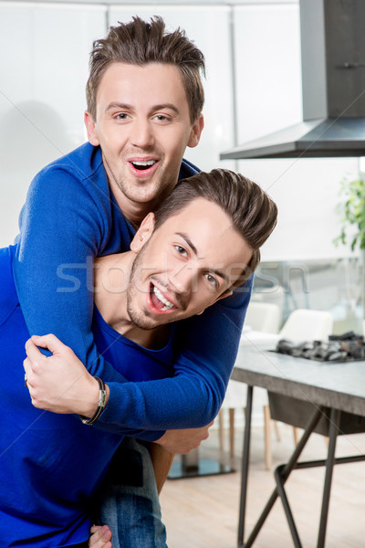 Foto stock: Amizade · amigável · irmãos · equitação