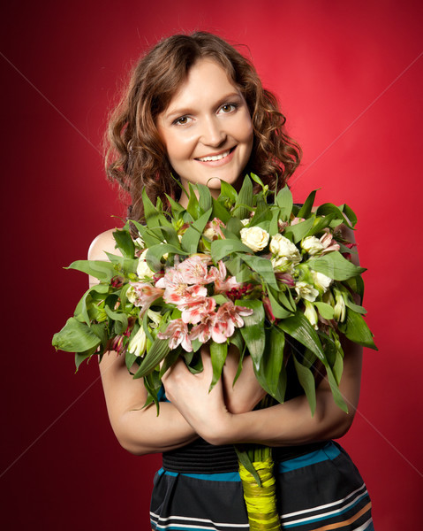 Portrait joli brunette bouquet fleurs [[stock_photo]] © rozbyshaka