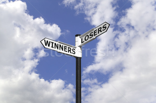 Zwycięzcy kierunkowskaz niebieski mętny niebo zwycięzca Zdjęcia stock © RTimages
