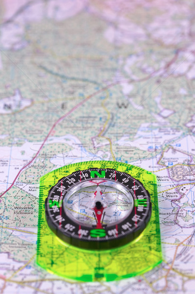 Aventură busolă hartă concentra scadea sport Imagine de stoc © RTimages