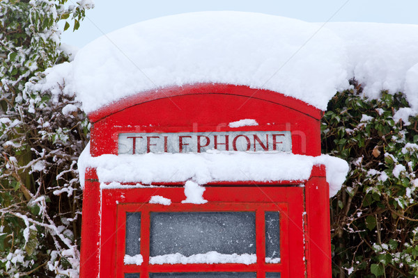 Rojo británico cubierto nieve superior tradicional Foto stock © RTimages