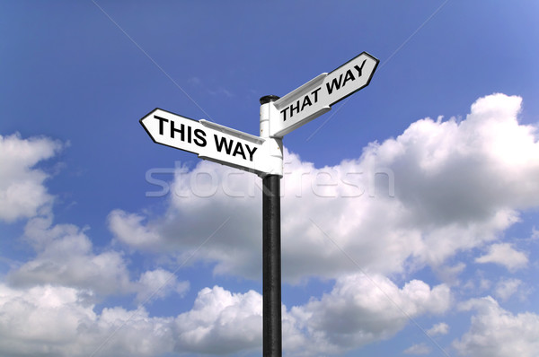 Auf diese Weise Weg drehen Wegweiser Sprichwort gut Stock foto © RTimages