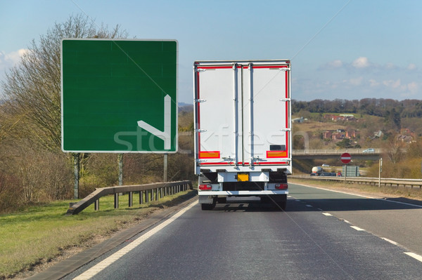 Lastwagen Zeichen weiß schwierig Waren Wegweiser Stock foto © RTimages