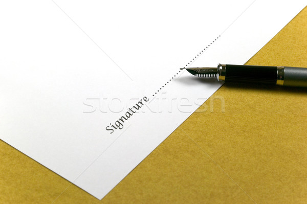 Semnătură bucata alb hârtie cuvant stilou Imagine de stoc © RTimages