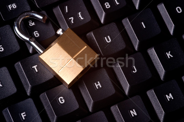 Computer Sicherheit defekt Vorhängeschloss top Computer-Tastatur Stock foto © ruigsantos