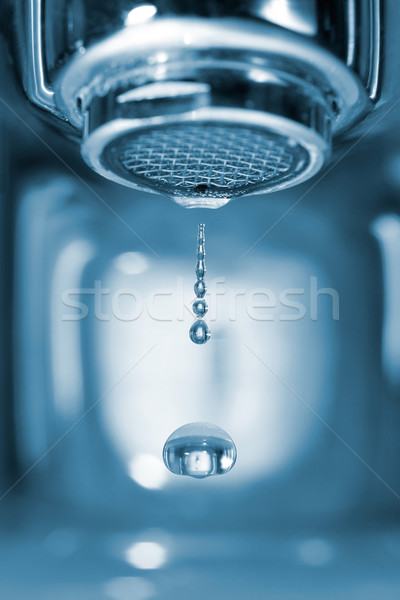 Gota de agua grifo caer forma azul bano Foto stock © ruigsantos