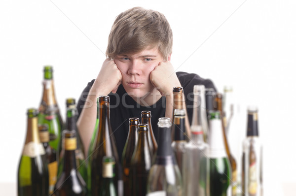 Jonge man alcohol misbruik kort blond haren Stockfoto © runzelkorn