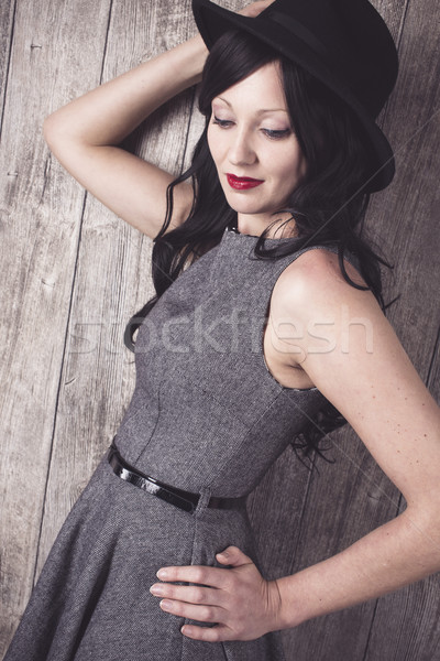 Portré visel kalap elegáns fiatal nő hosszú Stock fotó © runzelkorn