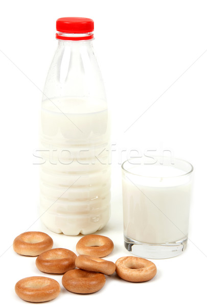 Sticlă sticlă lapte covrigi alb grup Imagine de stoc © RuslanOmega