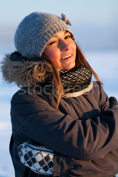 Gyönyörű fiatal lány portré napfény hideg nő Stock fotó © RuslanOmega