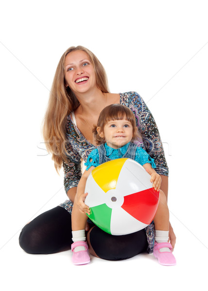 Mamă fiica joc gonflabile bilă studio Imagine de stoc © RuslanOmega
