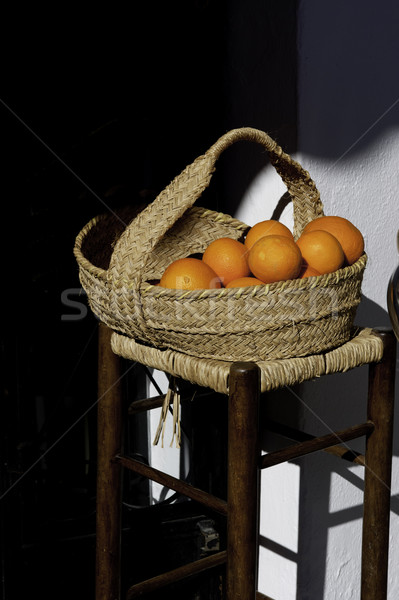 Orangen legen Schemel Laden Tür Stock foto © russwitherington