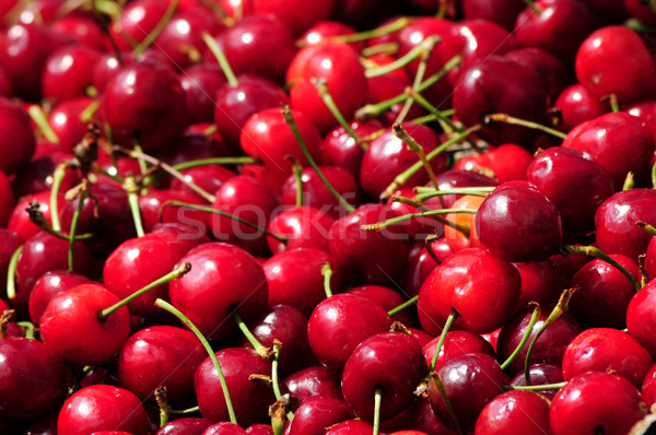 Piac gyümölcs piros cseresznye desszert édes Stock fotó © russwitherington