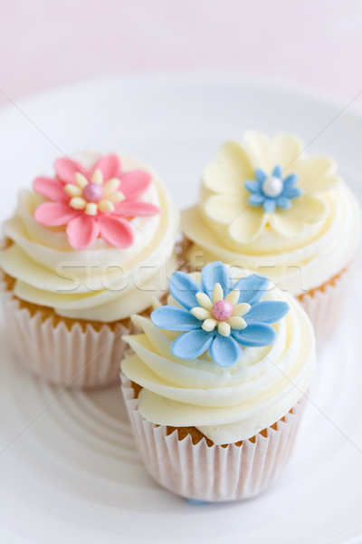 Stock fotó: Virág · minitorták · fehér · tányér · virágok · torta