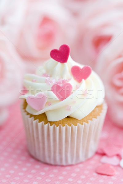 Valentin nap minitorta díszített rózsaszín cukor szívek Stock fotó © RuthBlack