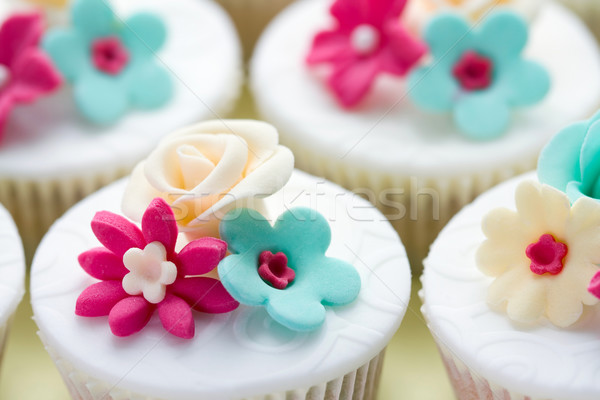 Mariage décoré fleurs rose gâteau [[stock_photo]] © RuthBlack