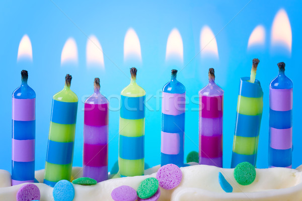 Bougies d'anniversaire huit coloré bougies gâteau d'anniversaire alimentaire [[stock_photo]] © RuthBlack