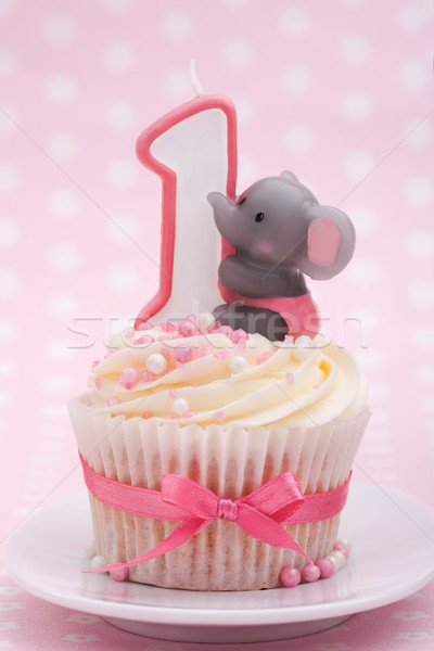 [[stock_photo]]: Première · anniversaire · bébé · gâteau · bougie