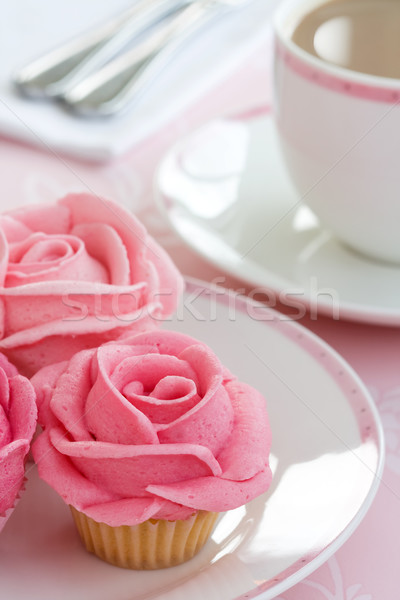Rózsa minitorták díszített rózsaszín vajkrém rózsák Stock fotó © RuthBlack