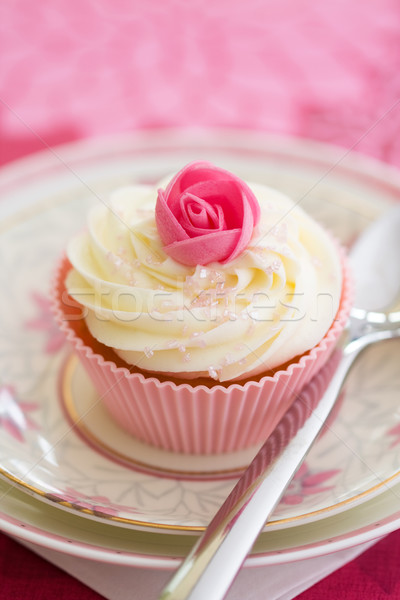 Capullo de rosa rosa listo flor torta Foto stock © RuthBlack