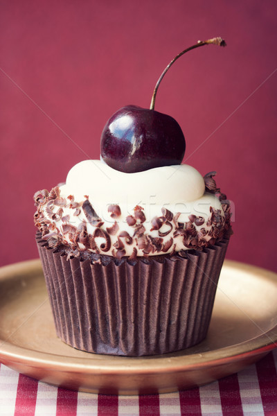 Kirsche Cupcake dekoriert schwarz Schokolade Wald Stock foto © RuthBlack