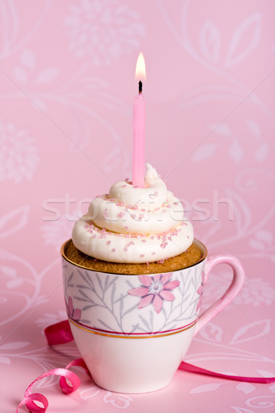 Zi de naştere roz ceasca de ceai flori petrecere Imagine de stoc © RuthBlack