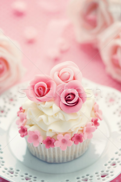 Esküvő minitorta díszített rózsaszín cukor rózsák Stock fotó © RuthBlack