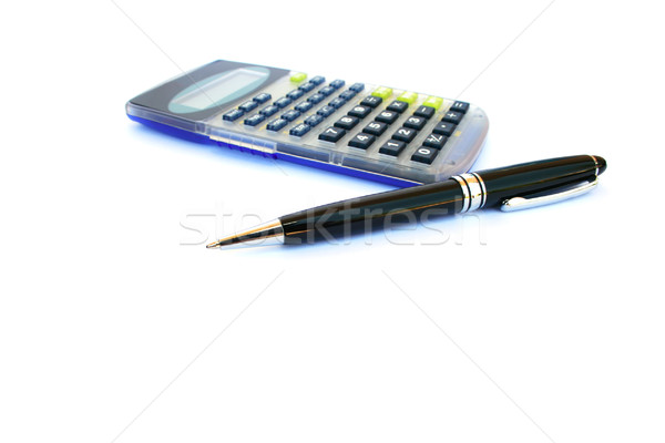 Calculator stilou izolat alb birou albastru Imagine de stoc © ruzanna