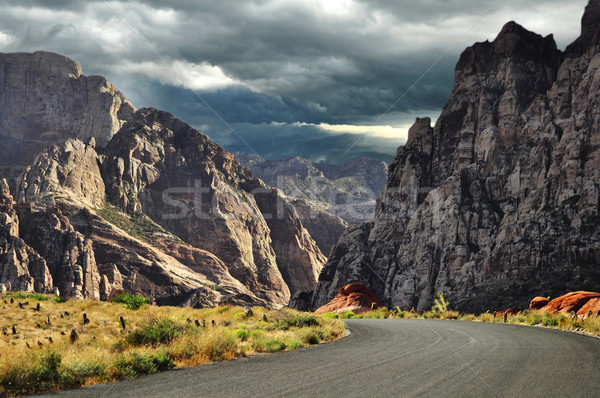 Foto d'archivio: Strada · montagna · drammatico · cielo · natura · autunno