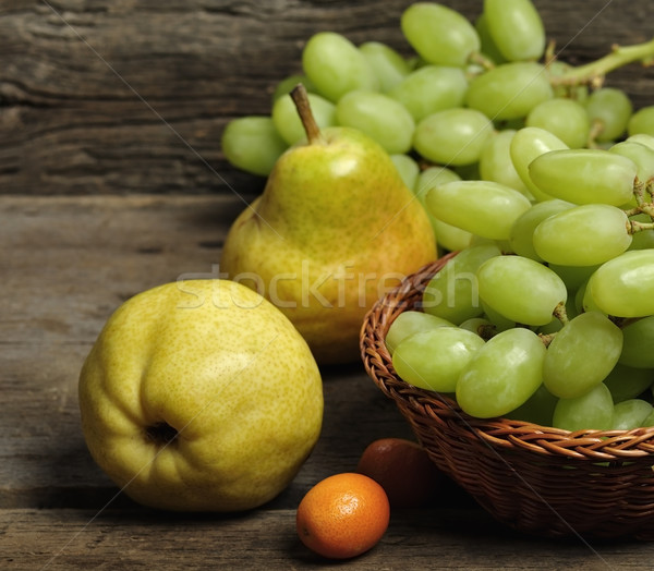 Frischen Früchte grünen Trauben gelb Birnen Obst Stock foto © saddako2