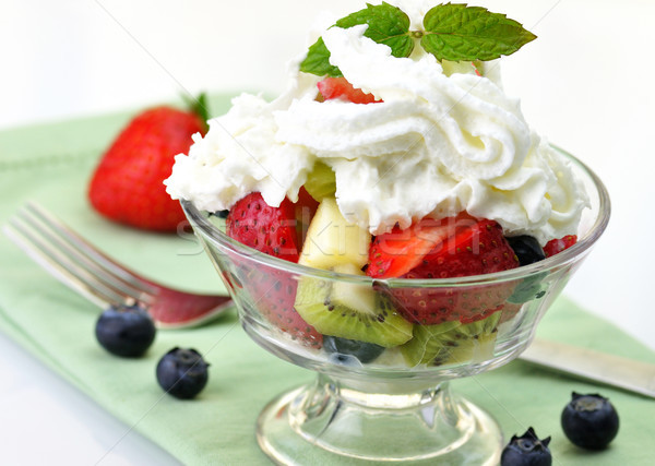 Fruits frais salade verre plat feuille fruits [[stock_photo]] © saddako2