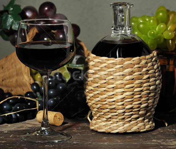 Foto stock: Vinho · tinto · comida · madeira · fruto · vidro · fundo