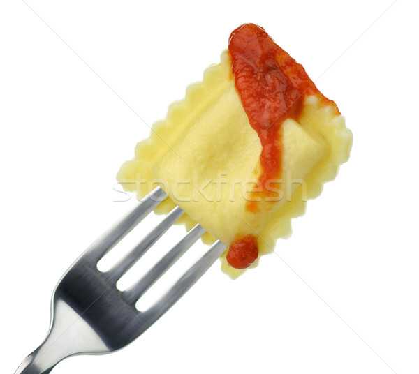 [[stock_photo]]: Ravioli · fourche · cuit · sauce · tomate · pâtes · blanche