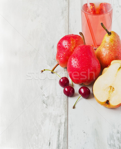 [[stock_photo]]: Fraîches · poires · cerises · cerise · jus · verre