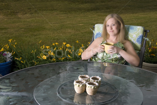 Stock foto: Frau · Terrasse · Kaffee · Denken · hübsche · Frau · Augen