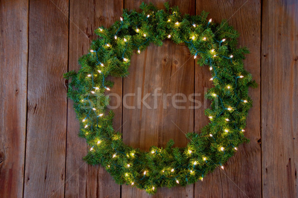 聖誕節 綠色 花圈 雪松 燈 背景 商業照片 © saje