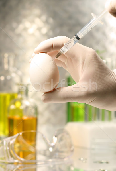 Seringă ou experiment alimente sticlă Imagine de stoc © Sandralise