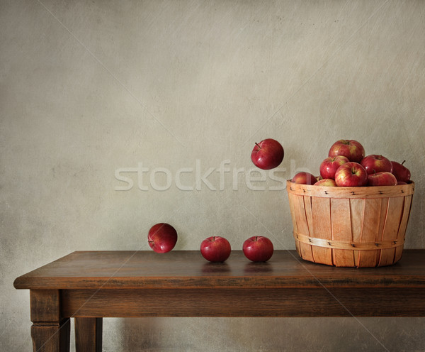 Frescos manzanas mesa de madera textura alimentos madera Foto stock © Sandralise