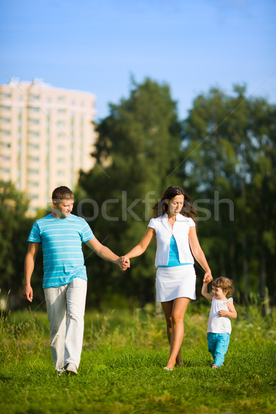 Stock fotó: Boldog · család · sétál · ház · kint · szeretet · épület