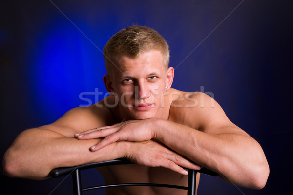 Atlet adam genç düz yalıtılmış Stok fotoğraf © sapegina