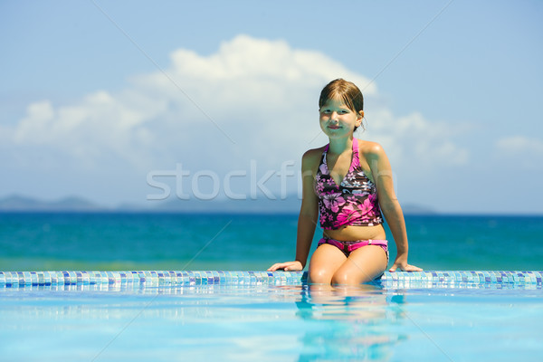 Fetita piscină fericit zâmbitor fată Imagine de stoc © sapegina