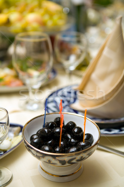 [[stock_photo]]: Olives · plaque · olives · noires · restaurant · table · vacances